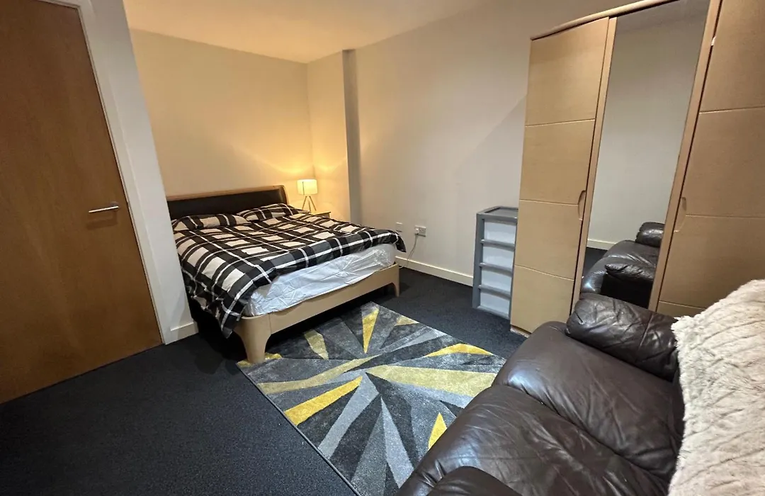 Cozy Apartment 5 Min Walk From Manchester Arena-1