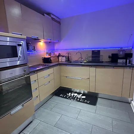 Cozy Apartment 5 Min Walk From Manchester Arena-3